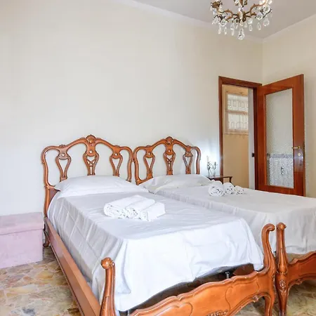 Gorgeous Apartment In Chiavari With Wifi *